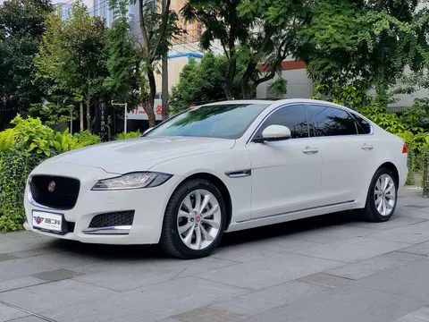 Jaguar XFL