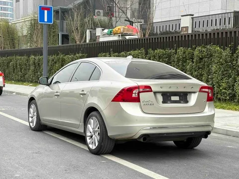 Volvo S60