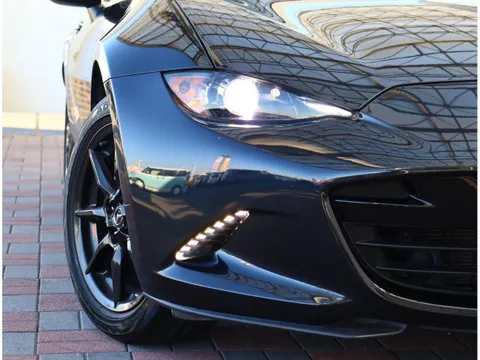 Mazda MX-5 (Roadster)