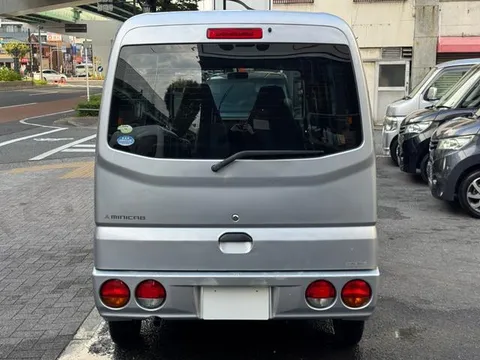 Mitsubishi Minicab Van