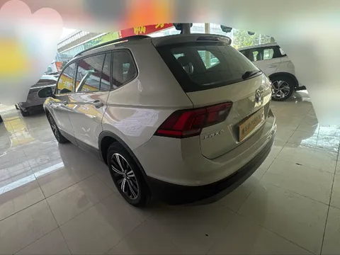 Volkswagen Tiguan L