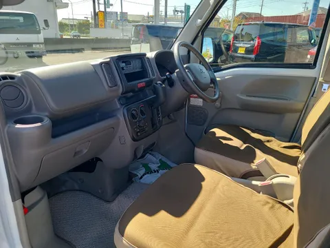 Mitsubishi Minicab Van