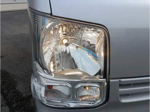 Nissan Clipper Van