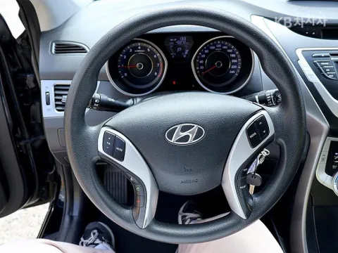 Hyundai Elantra (Avante)