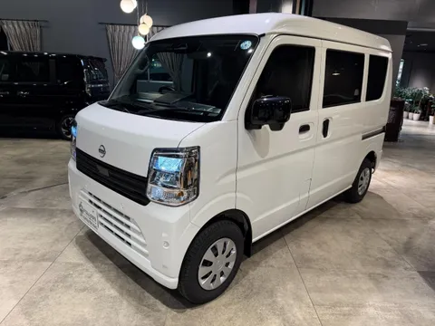 Nissan Clipper Van