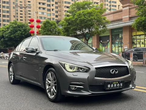 Infiniti Q50L
