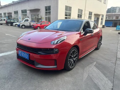 Lynk & Co 03