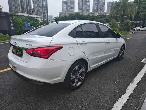 Chery Arrizo 5