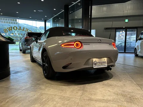 Mazda MX-5 (Roadster)