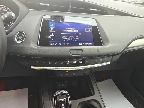 Cadillac XT4