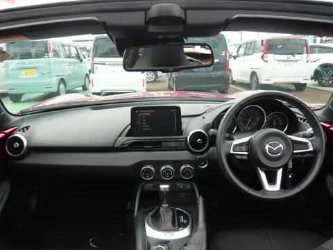 Mazda MX-5 (Roadster)