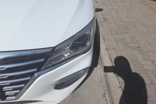 Roewe i5