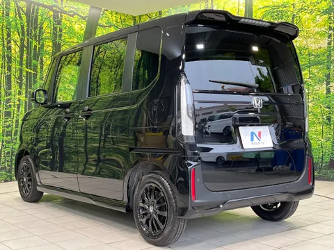 Honda N-BOX Custom