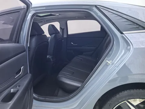 Hyundai Elantra (Avante)