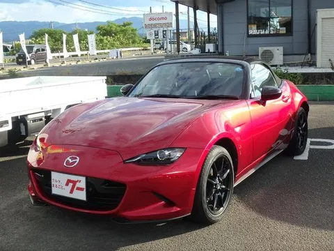 Mazda MX-5 (Roadster)