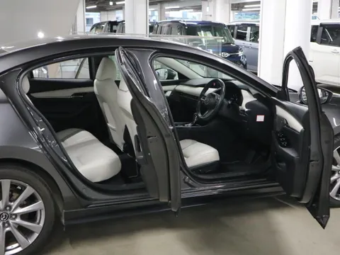 Mazda MAZDA3 Sedan