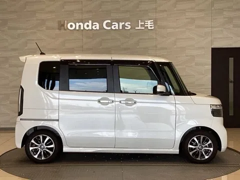 Honda N-BOX Custom