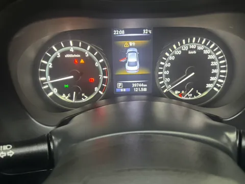 Infiniti Q50L
