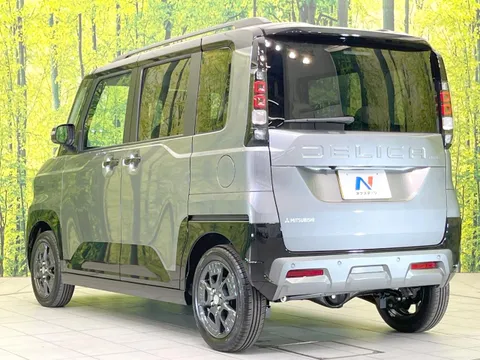 Mitsubishi Delica Mini