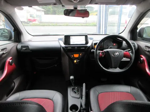 Toyota iQ