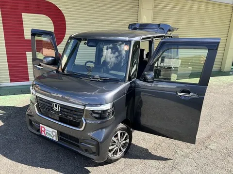 Honda N-BOX Custom
