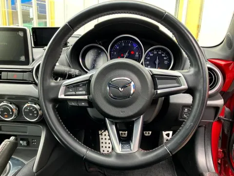 Mazda MX-5 (Roadster)