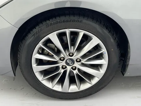 Infiniti Q50L
