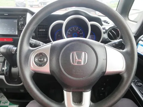 Honda N-BOX Custom