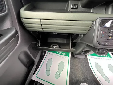 Suzuki Spacia Gear