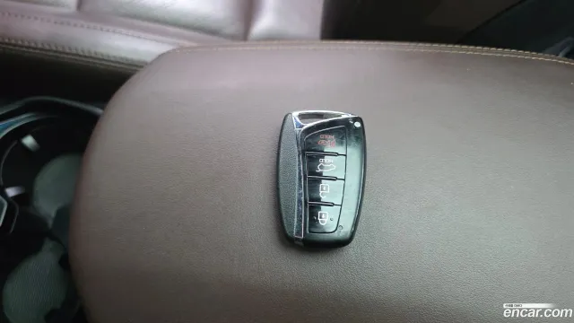 Hyundai Grand Santa Fe (Maxcruz)