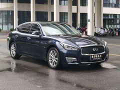 Infiniti Q70