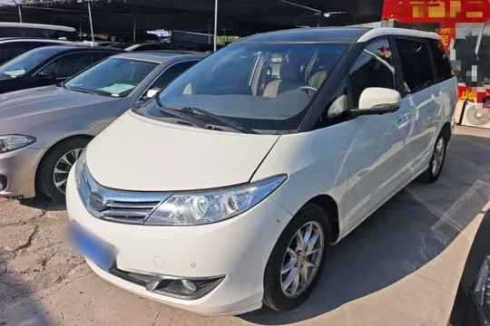 BYD M6