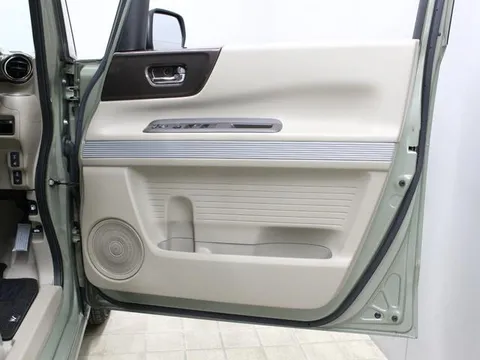 Honda N-BOX Slash