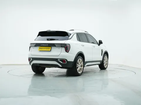 Lynk & Co 01