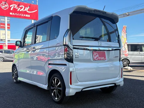 Honda N-BOX Custom