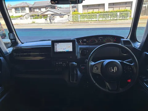 Honda N-BOX Custom