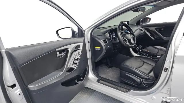 Hyundai Elantra (Avante)