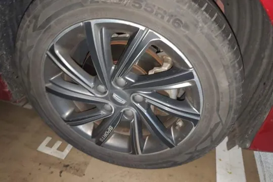 Geely Binray
