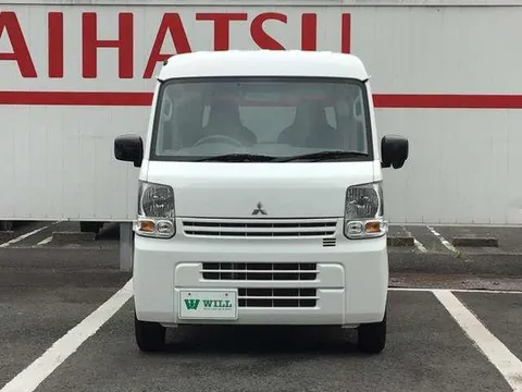 Mitsubishi Minicab Van