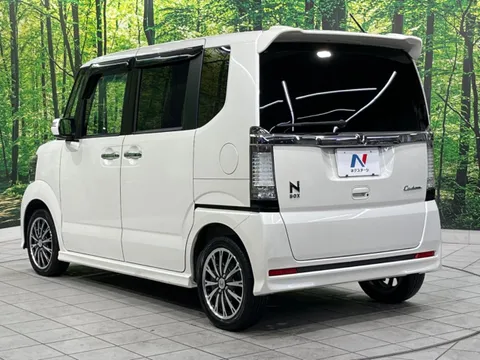 Honda N-BOX Custom