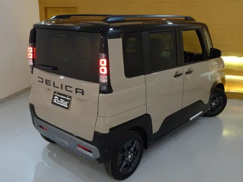 Mitsubishi Delica Mini