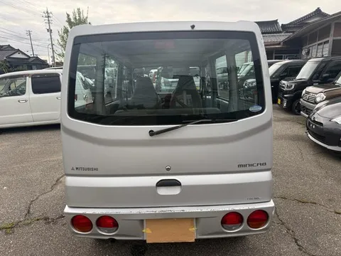 Mitsubishi Minicab Van