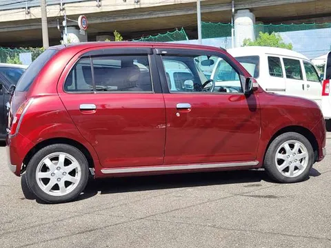 Daihatsu Mira Gino