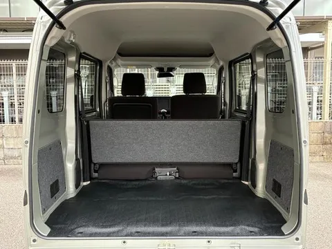 Nissan Clipper Van