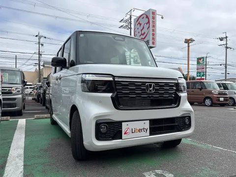 Honda N-BOX Custom