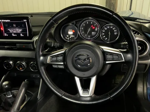 Mazda MX-5 (Roadster)