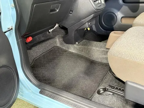 Daihatsu Mira Tocot