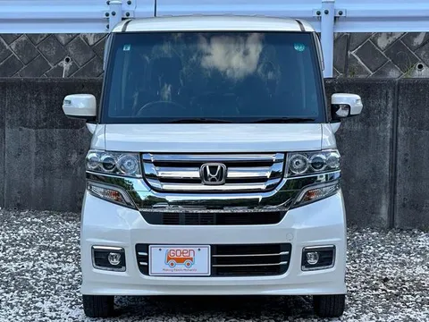 Honda N-BOX Custom