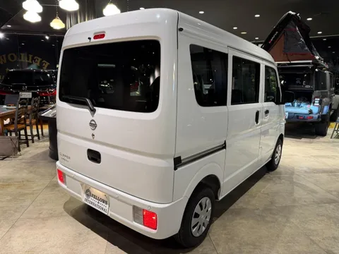 Nissan Clipper Van