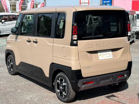 Mitsubishi Delica Mini